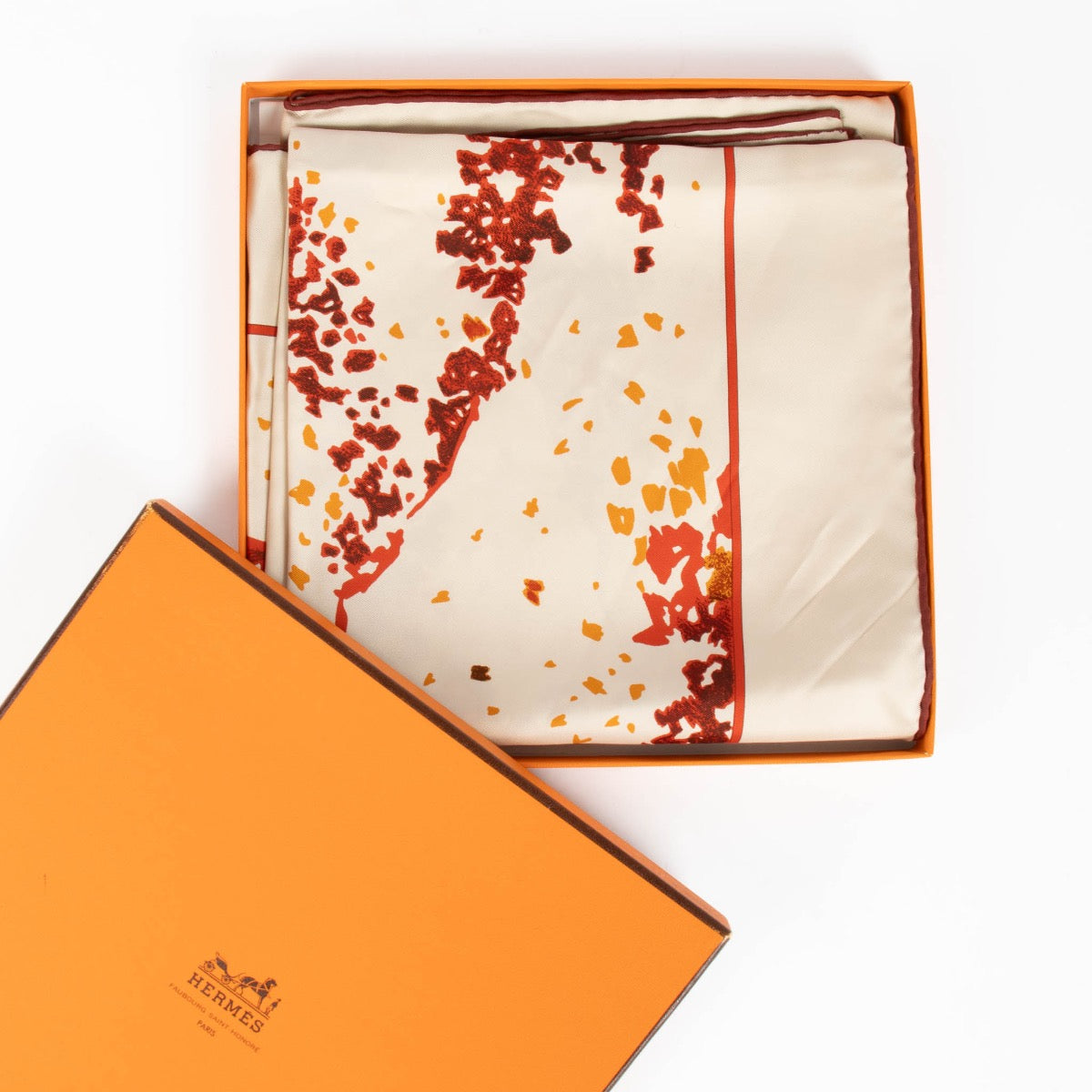 Hermès Carre de Soie 90 Trois Feuilles