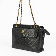 Authentic pre-loved Chanel Black Vintage With Wallet Shoulder Bag on Labellov.com