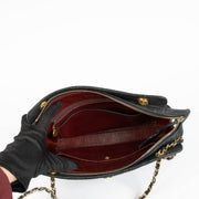 Authentic pre-loved Chanel Black Vintage With Wallet Shoulder Bag on Labellov.com