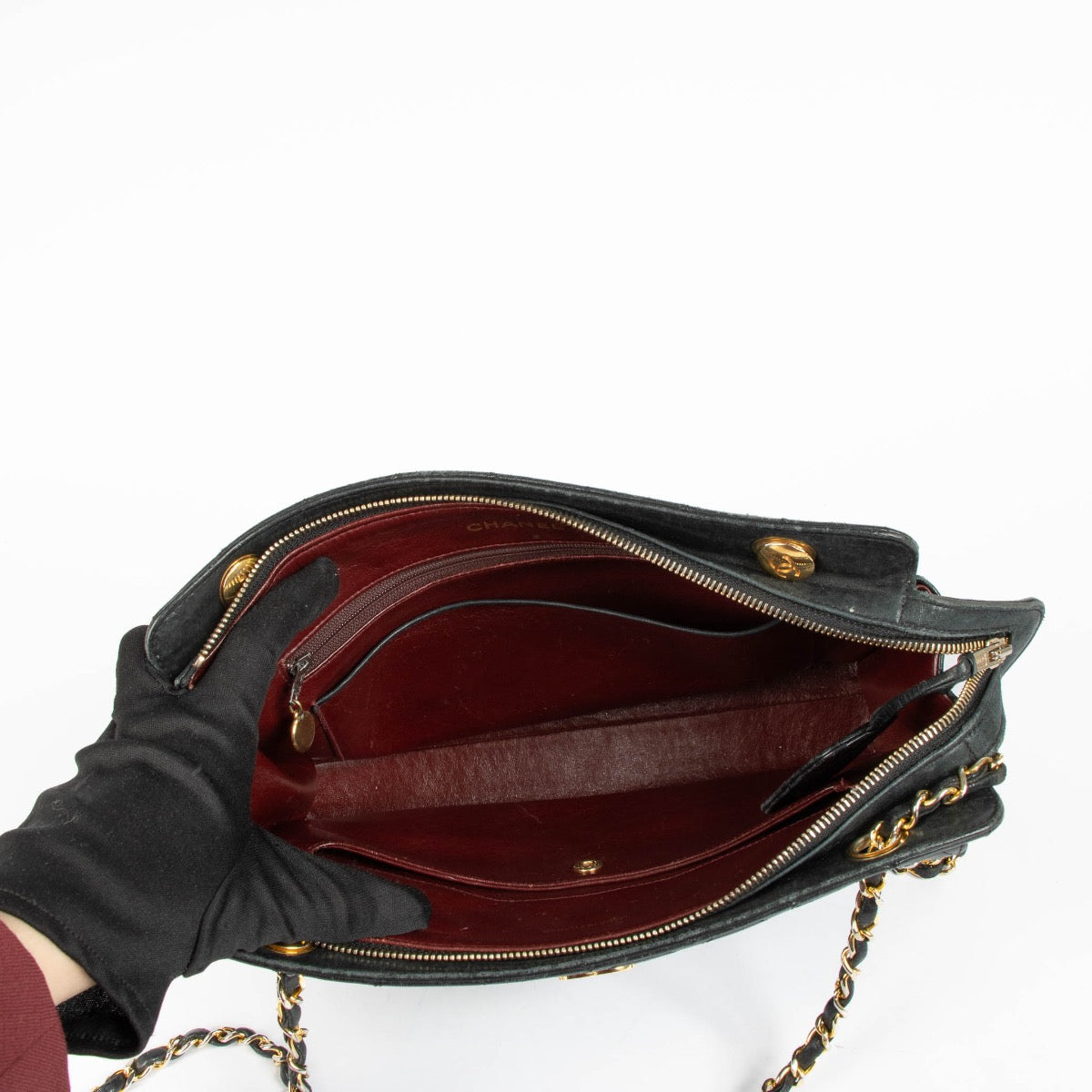 Authentic pre-loved Chanel Black Vintage With Wallet Shoulder Bag on Labellov.com
