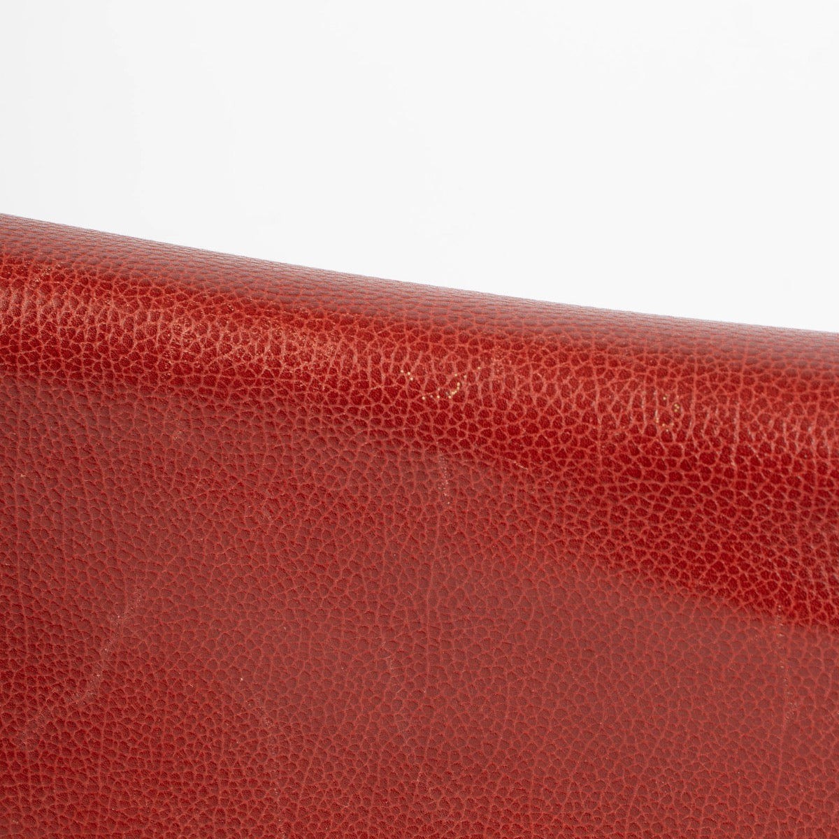 Authentic pre-loved Delvaux Red Diva Leather Shoulder Bag on Labellov.com