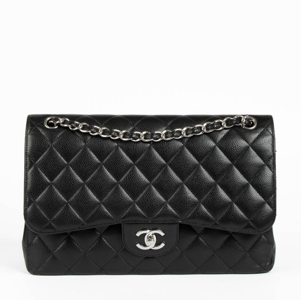 Sac classique Chanel en cuir caviar noir, grande/jumbo taille