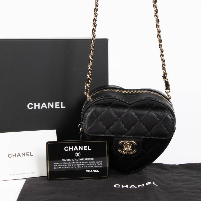 Shop safe online at Labellov in Antwerp, Brussels and Knokke this 100% authentic second hand Chanel Black Lambskin Heart with Chain