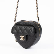 Shop safe online at Labellov in Antwerp, Brussels and Knokke this 100% authentic second hand Chanel Black Lambskin Heart with Chain