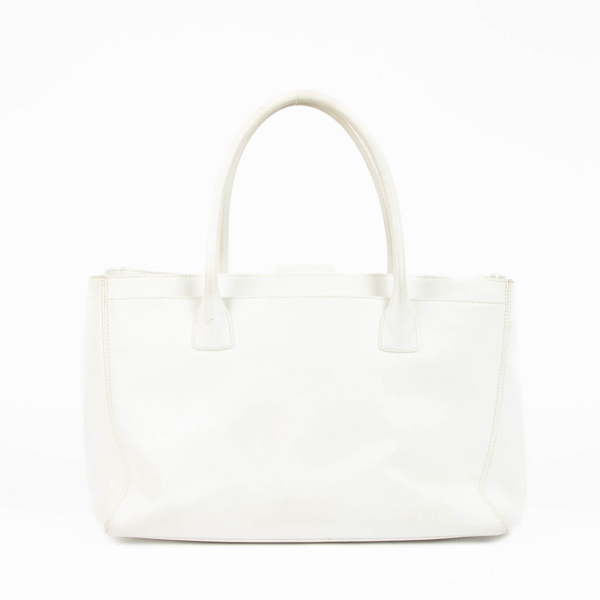 Chanel White Leather Medium Excutive Tote Bag – Labellov