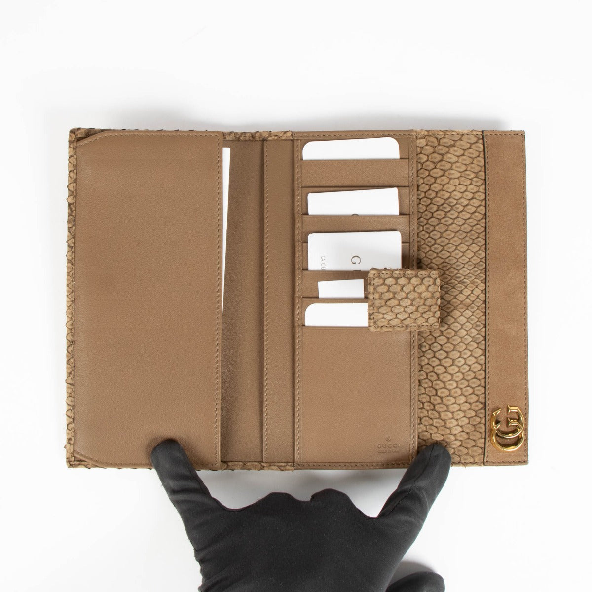 Shop this 100% authentic Gucci Brown Snake Wallet at Labellov.com