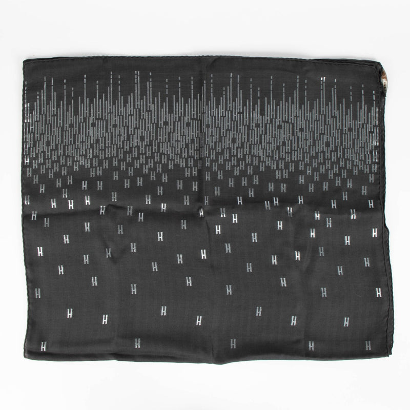 Shop this 100% authentic Hermès Anthracite/Silver Art Déco Cashmere Silk Blend Stole Scarf at Labellov.com