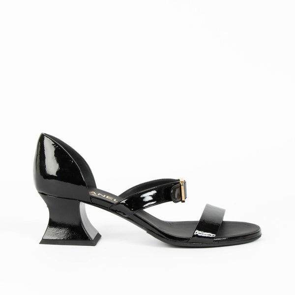 Chanel 22S Black Patent Goatskin Sandals - Size 40 – Labellov
