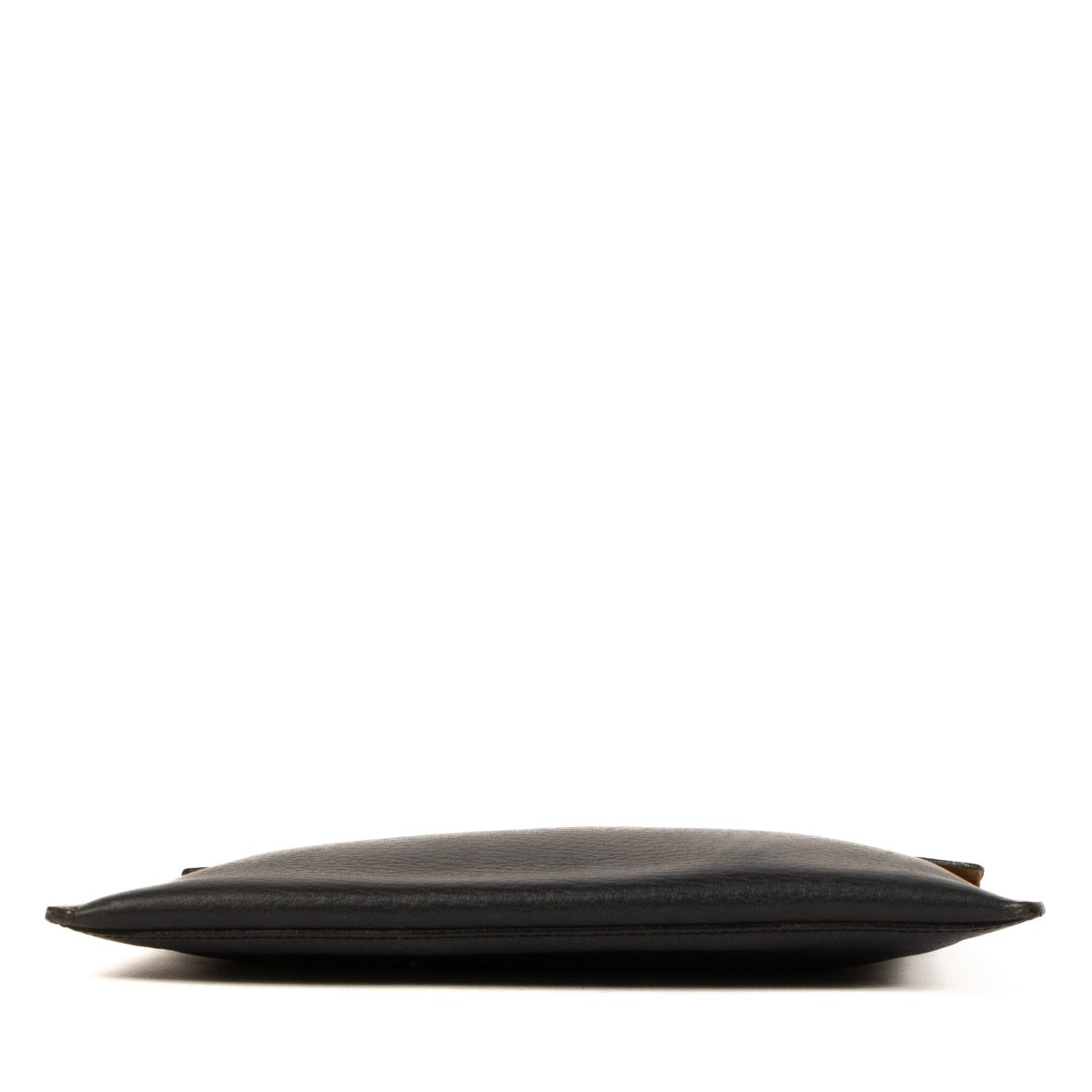 Shop safe online at Labellov in Antwerp, Brussels and Knokke this 100% authentic second hand Delvaux Dark Blue Vintage Envelope Pouch