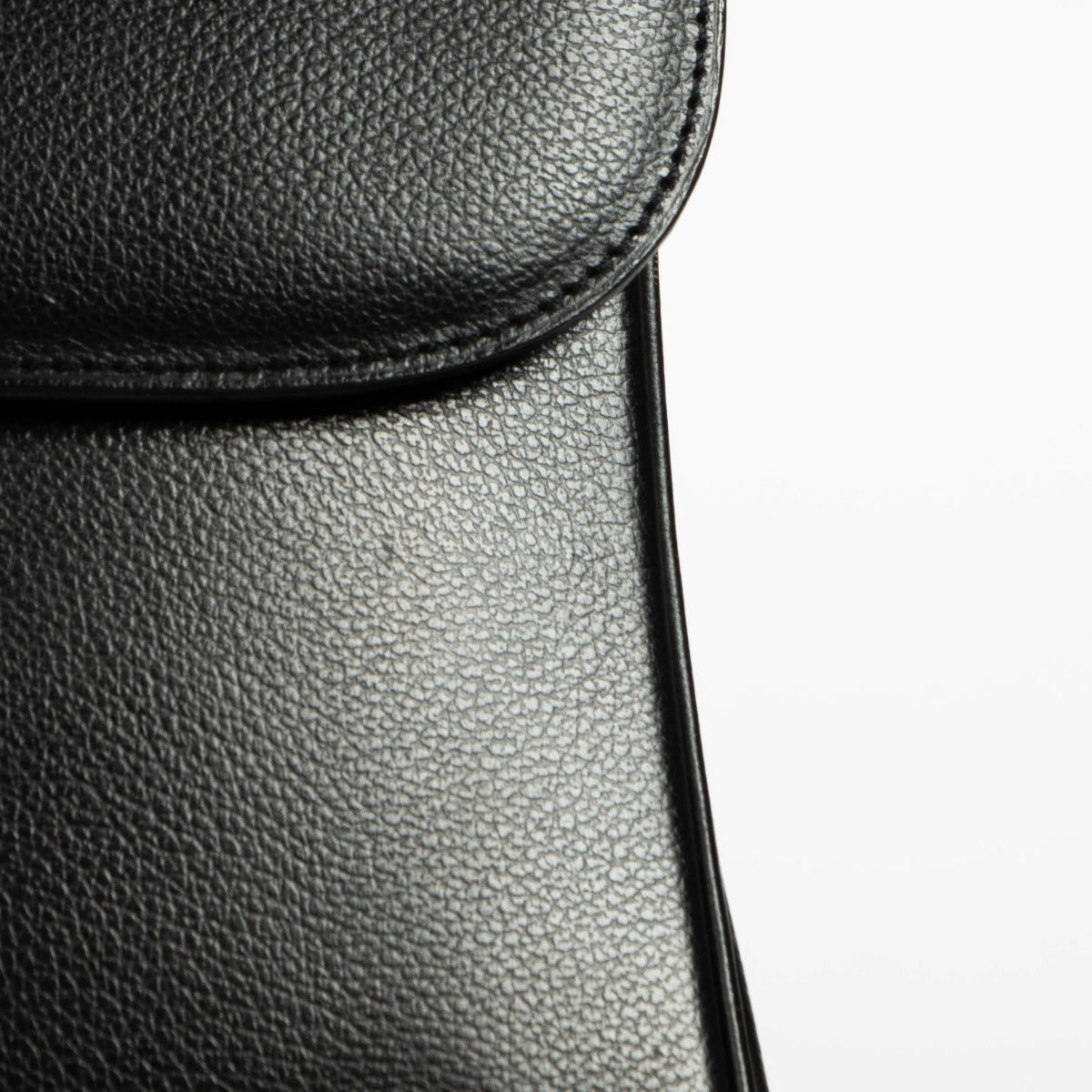 Authentic pre-loved Delvaux Black PM Brillant on Labellov.com