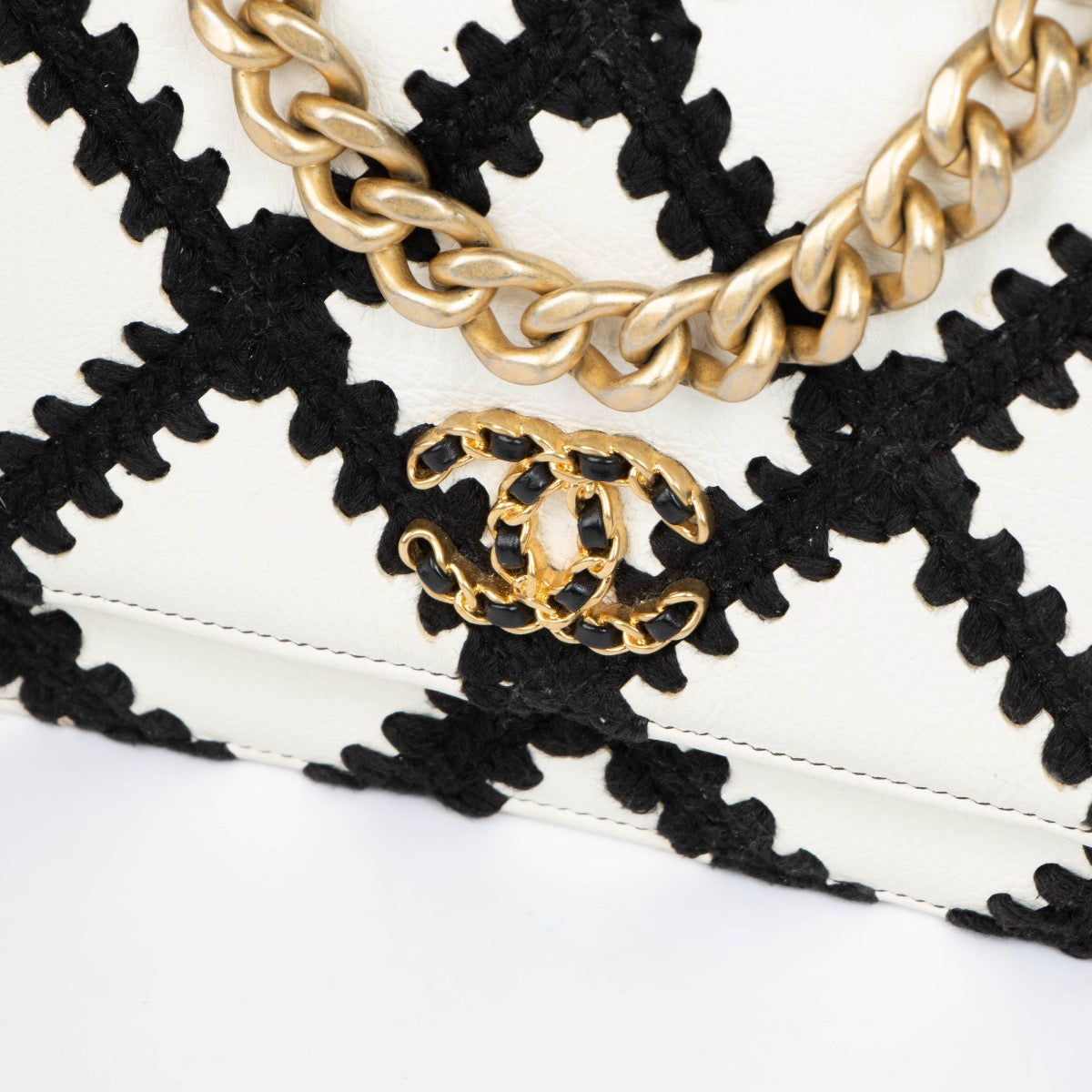 Authentic pre-loved Chanel White Stitch 19 Wallet On Chain Crossbody Bag on Labellov.com