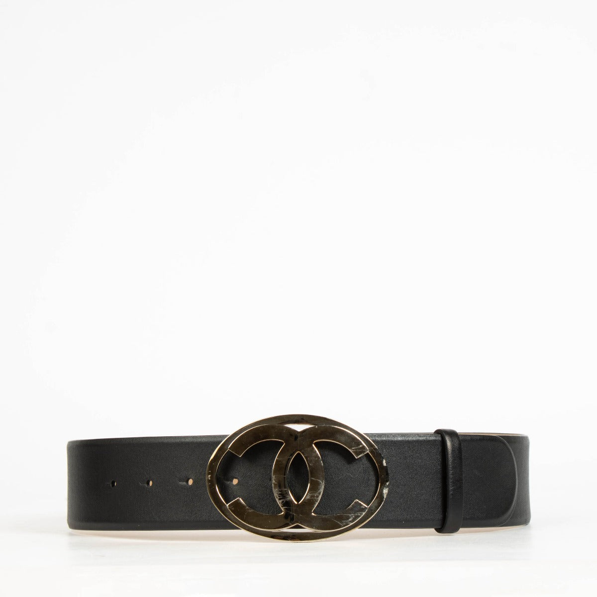 Authentic pre-loved Chanel Black Buckle Belt - Size 75 on Labellov.com