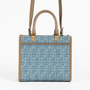 Shop safe online at Labellov in Antwerp, Brussels and Knokke this 100% authentic second hand Fendi Blue FF Denim Sunshine Small. Veilig online tweedehands Fendi Blue FF Denim Sunshine Small handtas kopen bij Labellov.