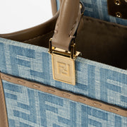 Shop safe online at Labellov in Antwerp, Brussels and Knokke this 100% authentic second hand Fendi Blue FF Denim Sunshine Small. Veilig online tweedehands Fendi Blue FF Denim Sunshine Small handtas kopen bij Labellov.