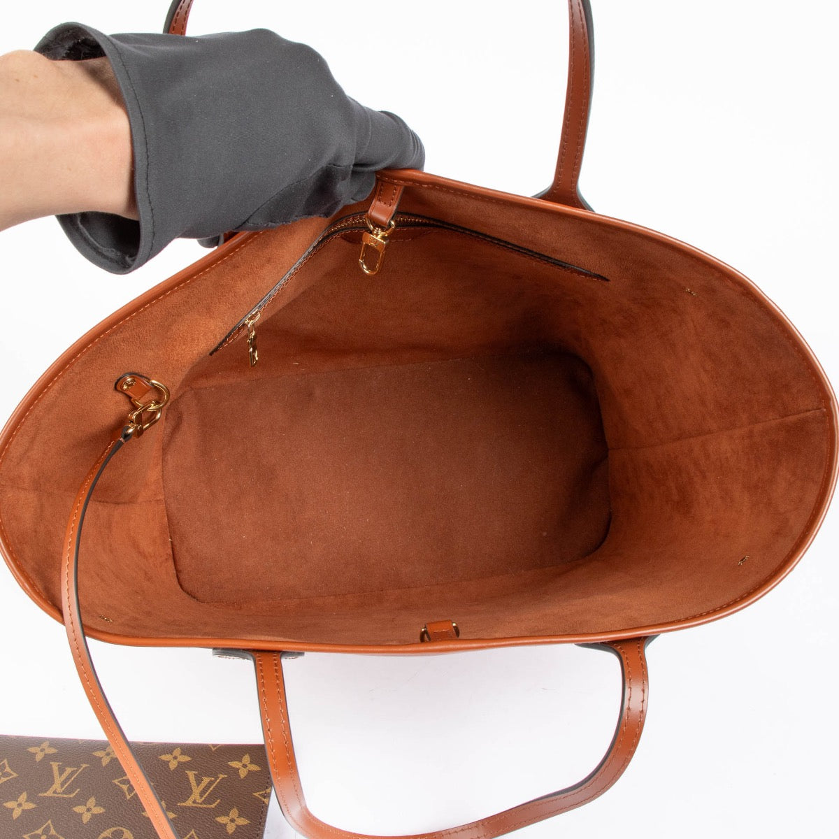 Authentic pre-loved Louis Vuitton Camel Epi Neverfull MM Shoulder Bag on Labellov.com