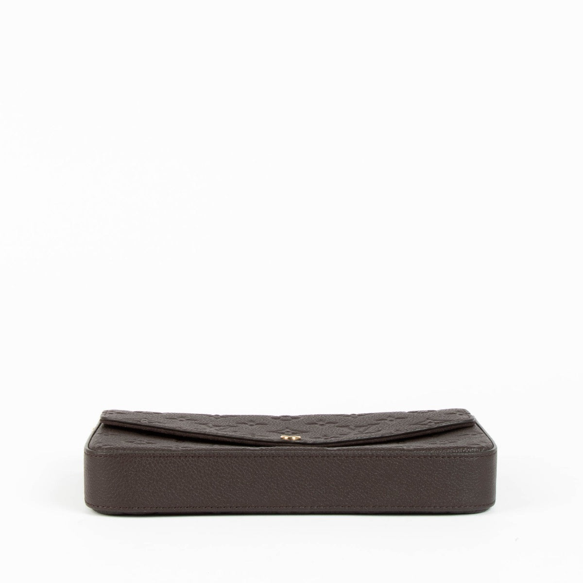 Shop safe online at Labellov in Antwerp, Brussels and Knokke this 100% authentic second hand Louis Vuitton Chocolat Empreinte Pochette Félicie