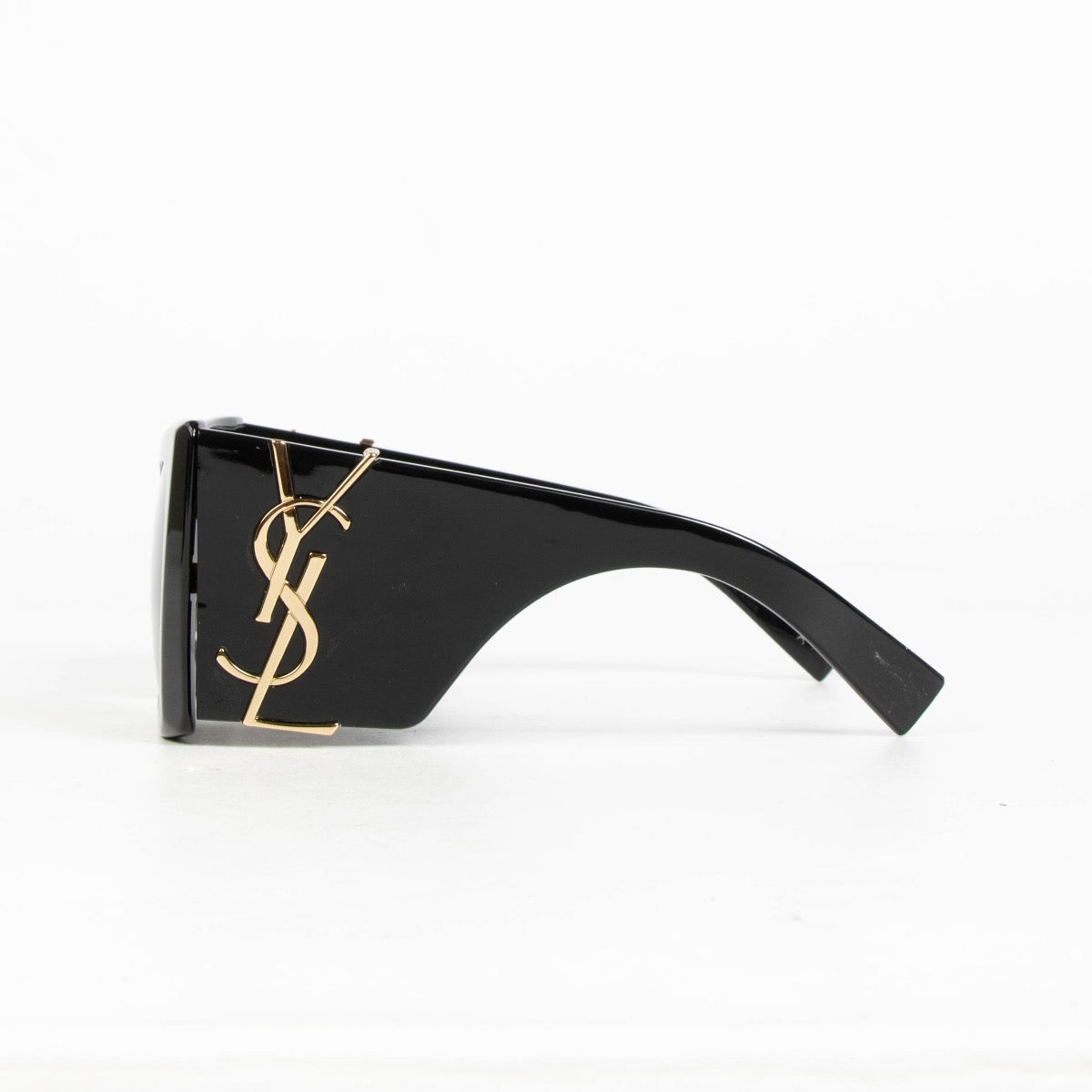 Shop this 100% authentic Saint Laurent Black SL M119 Blaze Glasses at labellov.com.