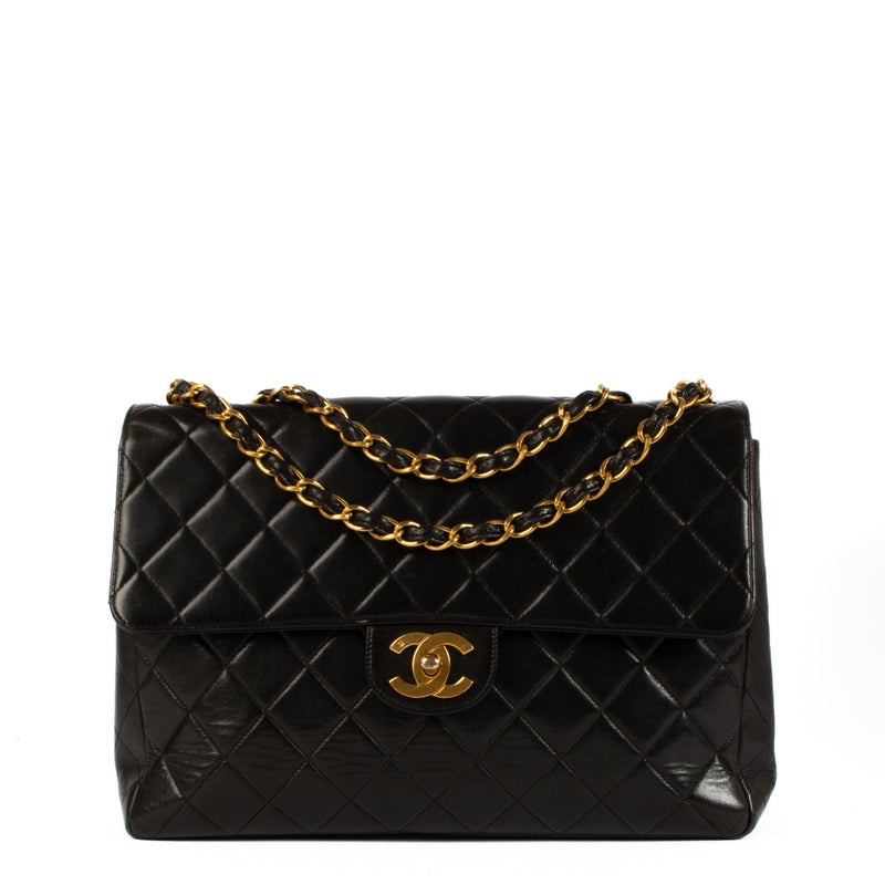 Shop safe online at Labellov in Antwerp, Brussel and Knokke this 100% authentic second hand Chanel Black Lambskin Large Classic Flap Bag
