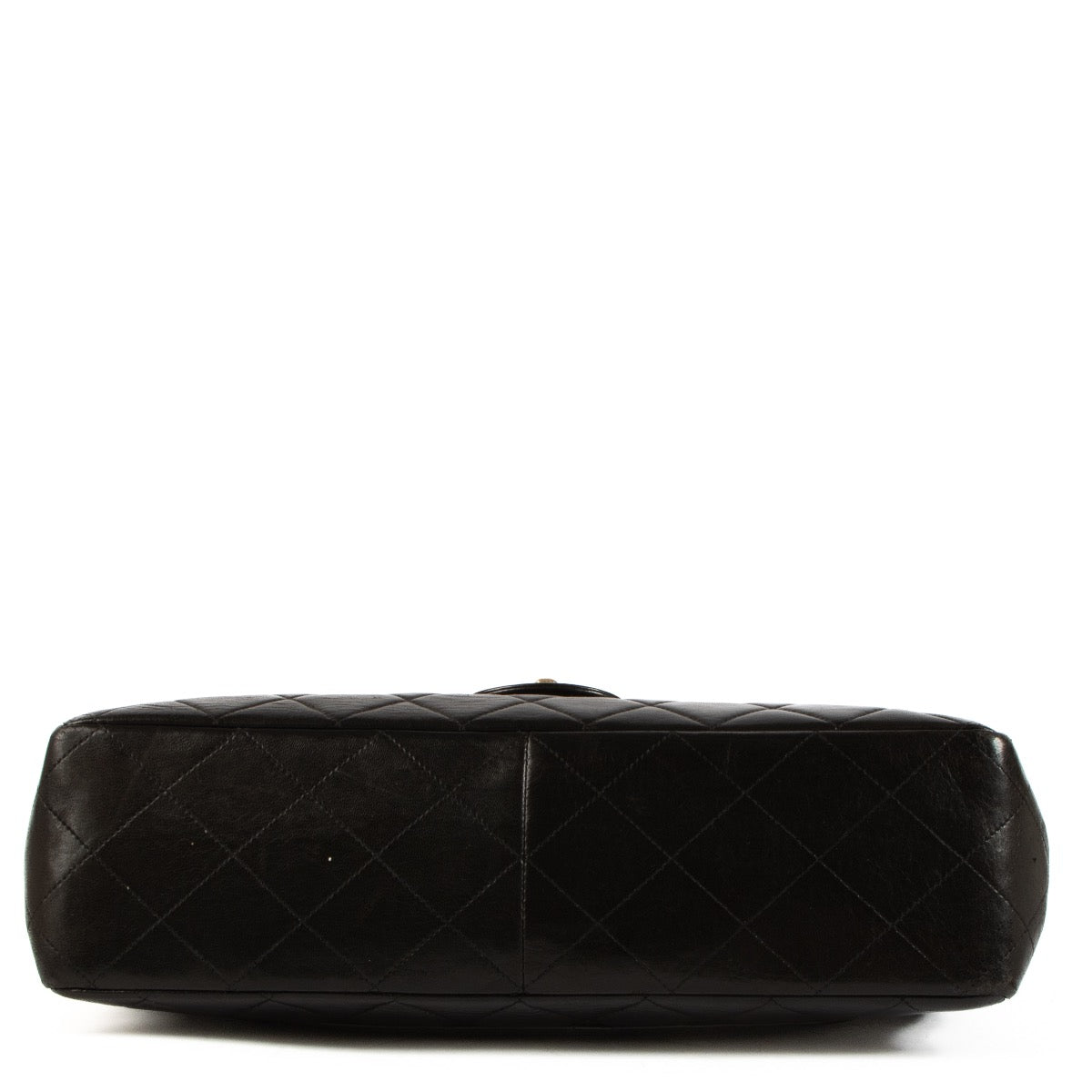Shop safe online at Labellov in Antwerp, Brussel and Knokke this 100% authentic second hand Chanel Black Lambskin Large Classic Flap Bag