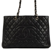 shop safe online at Labellov in Antwerp, Brussels and Knokke this 100% authentic second hand Chanel Black Caviar Leather Grand Shopping Tote