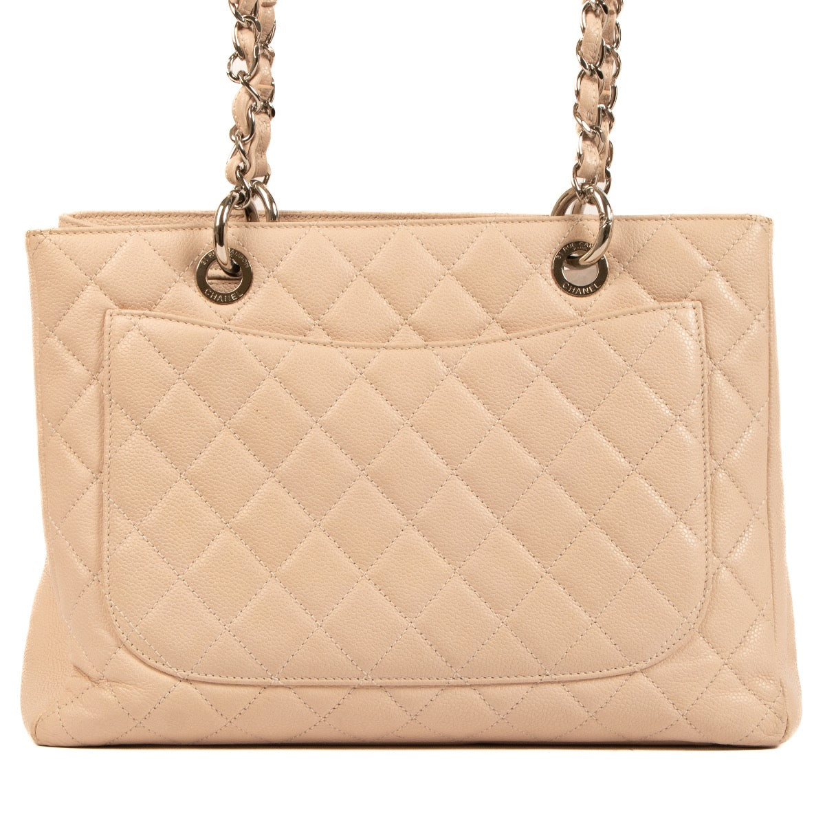 Shop safe online at Labellov in Antwerp, Brussels and Knokke this 100% authentic second hand Chanel Pale Pink Caviar Leather Grand Shopping Shoulder Bag