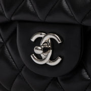 Shop safe online at Labellov in Antwerp, Brussels and Knokke this 100% authentic second hand Chanel Black Lambskin Maxi Classic Single Flap Bag