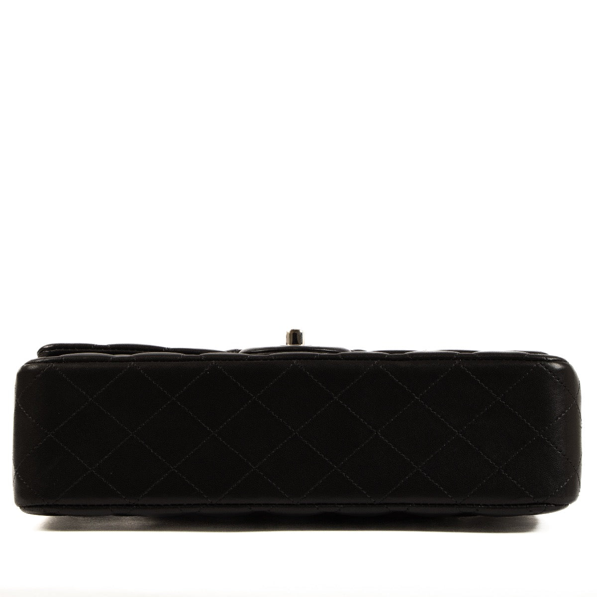 Shop safe online at Labellov in Antwerp, Brussels and Knokke this 100% authentic second hand Chanel Black Lambskin Medium Classic Flap Bag