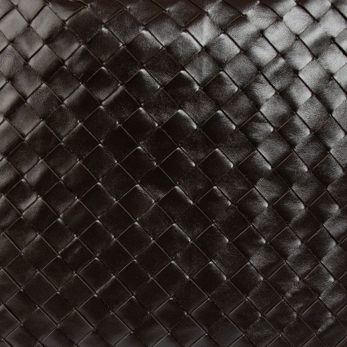 Authentic Bottega Veneta Fondant Intrecciato Large Hop Bag on Labellov.com