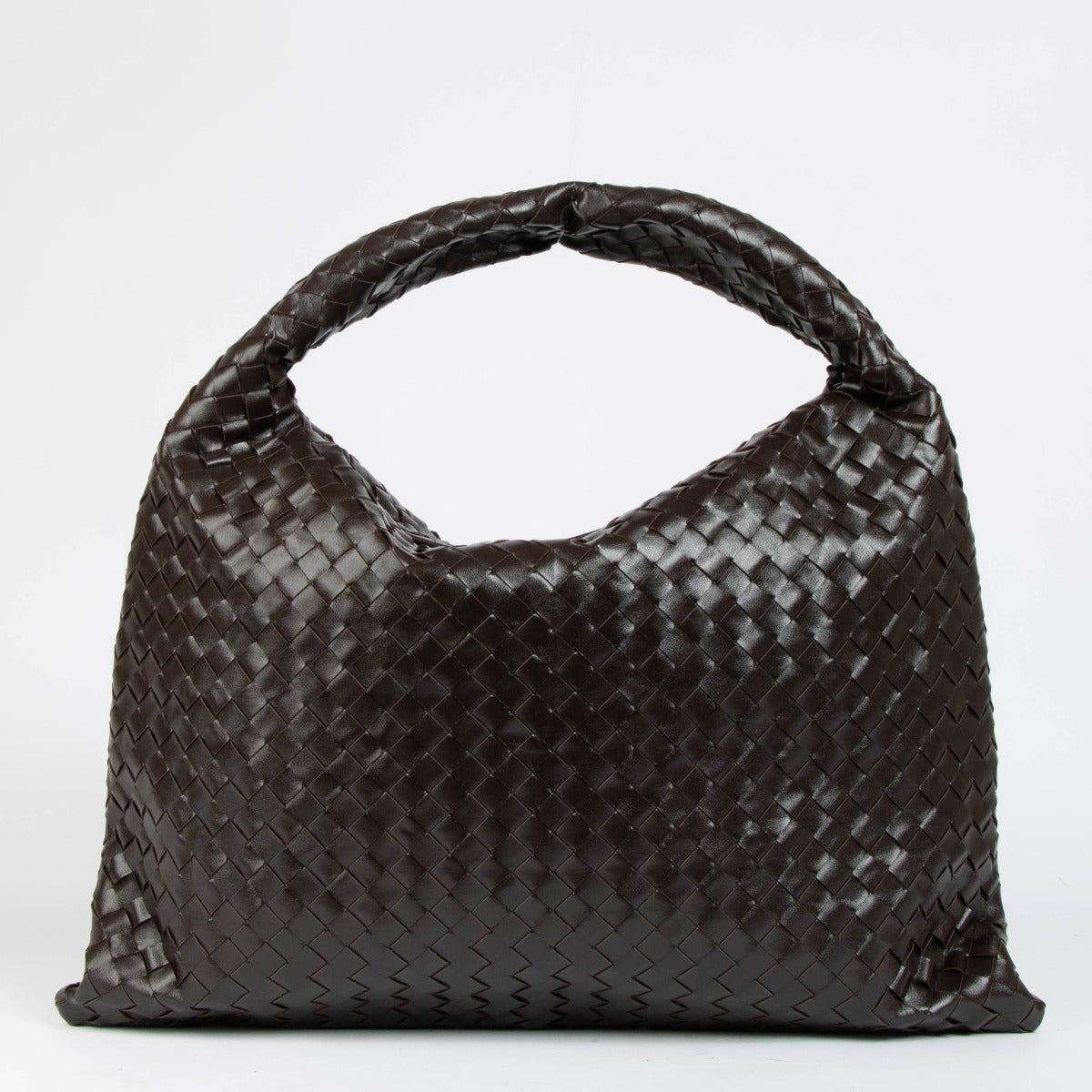 Authentic Bottega Veneta Fondant Intrecciato Large Hop Bag on Labellov.com