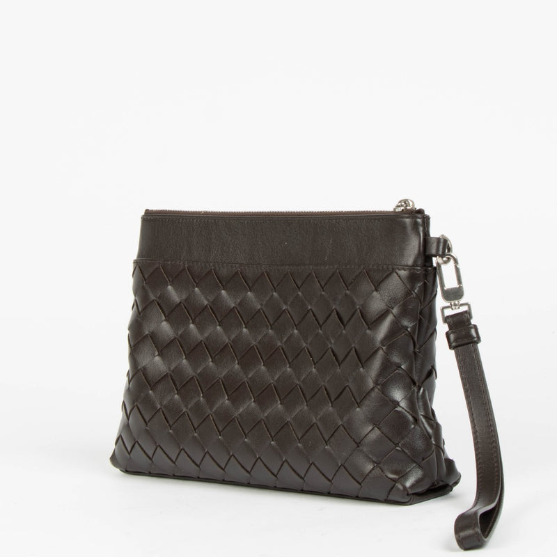 Shop this 100% authentic Bottega Veneta Fondant Intrecciato Calfskin Pouch at Labellov.com