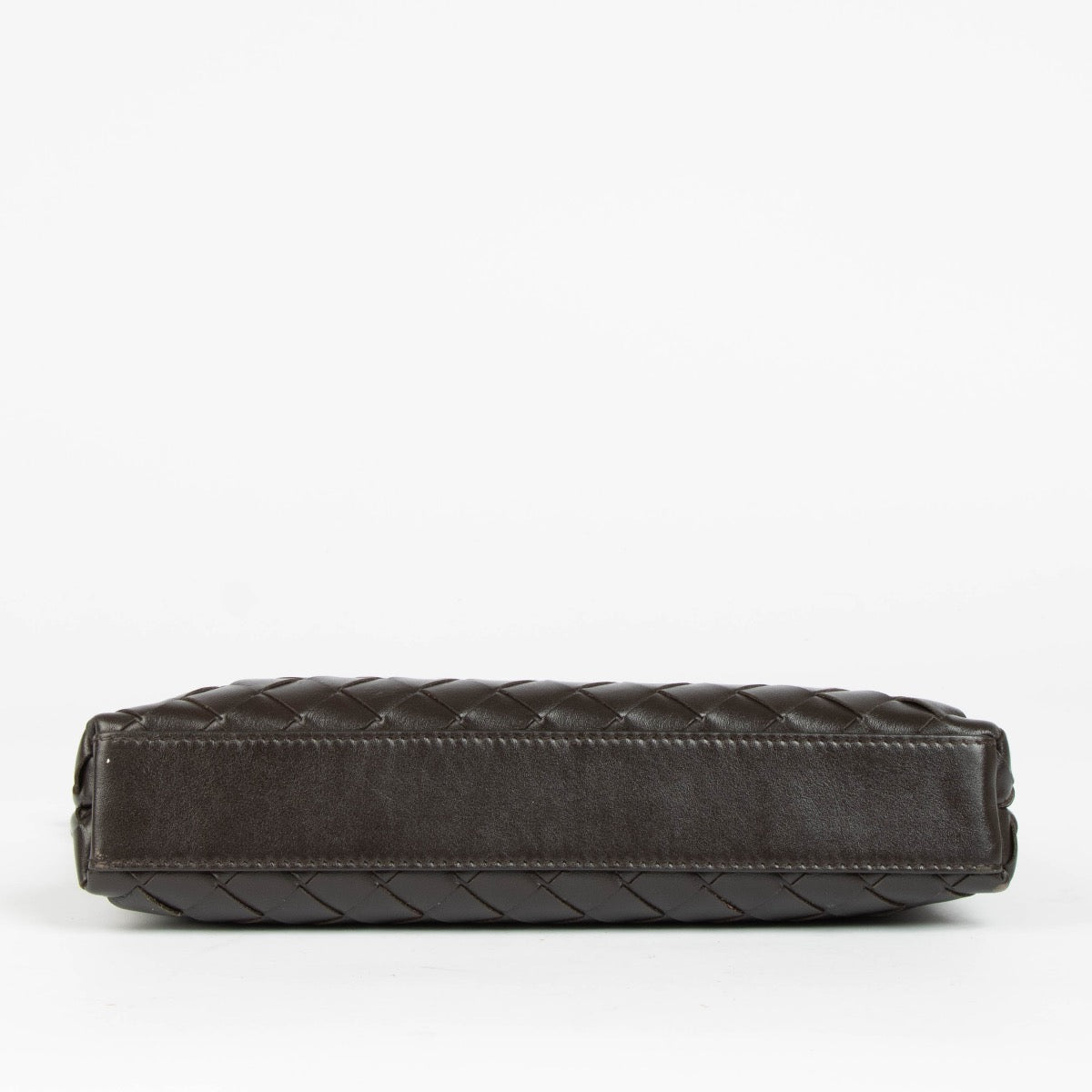 Shop this 100% authentic Bottega Veneta Fondant Intrecciato Calfskin Pouch at Labellov.com