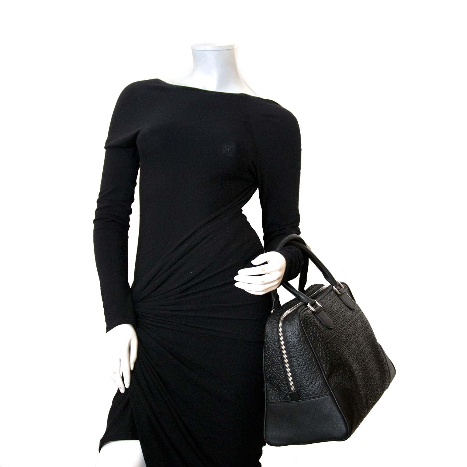 koop authentic loewe amazone 75 large anagram zwarte tas bij labellov vintage mode webshop