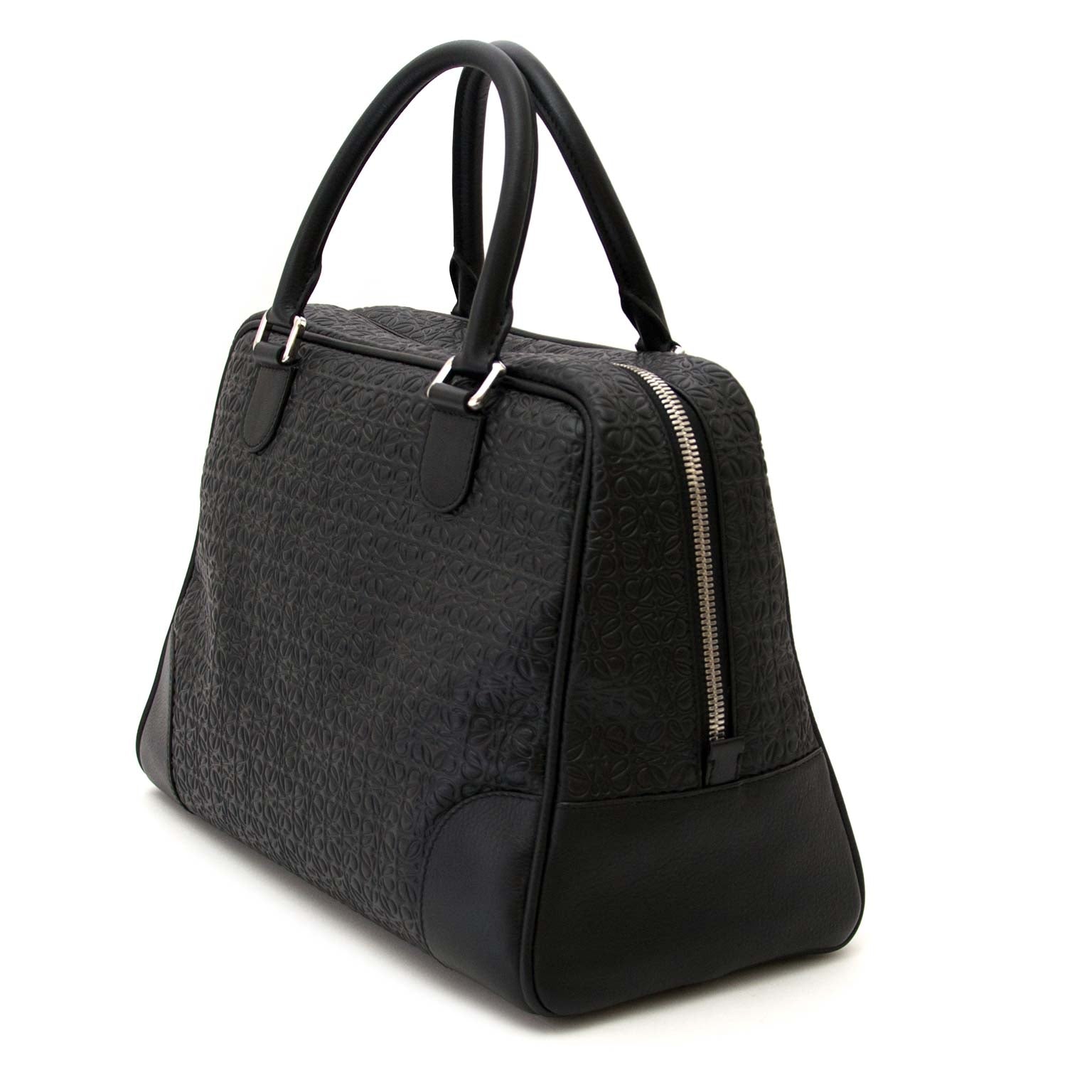 safe online shopping at labellov vintage fashion webshop belgium with loewe amazone 75 large anagram black bag