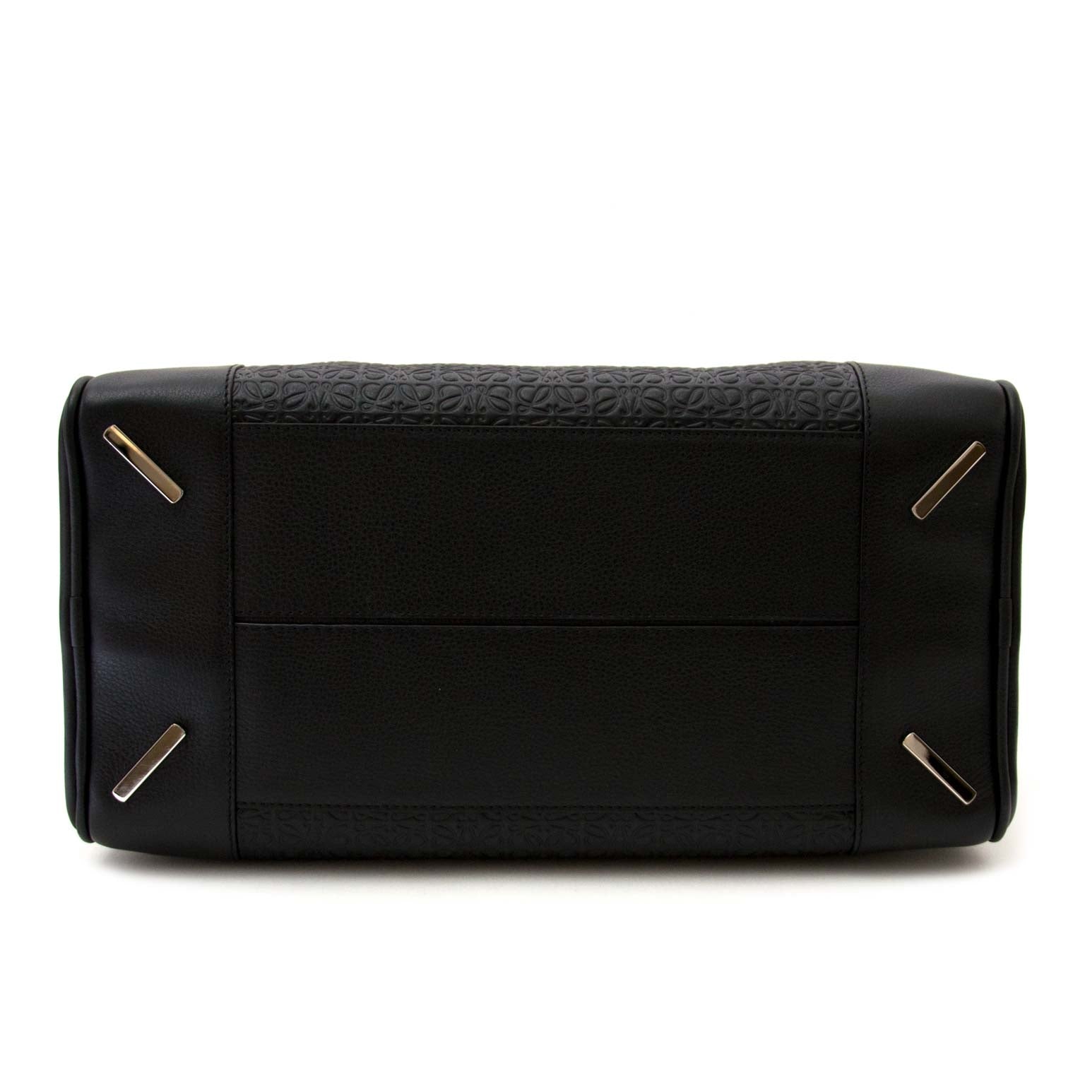 veilig online shoppen bij labellov vintage mode webshop met loewe amazone 75 large anagram black bag