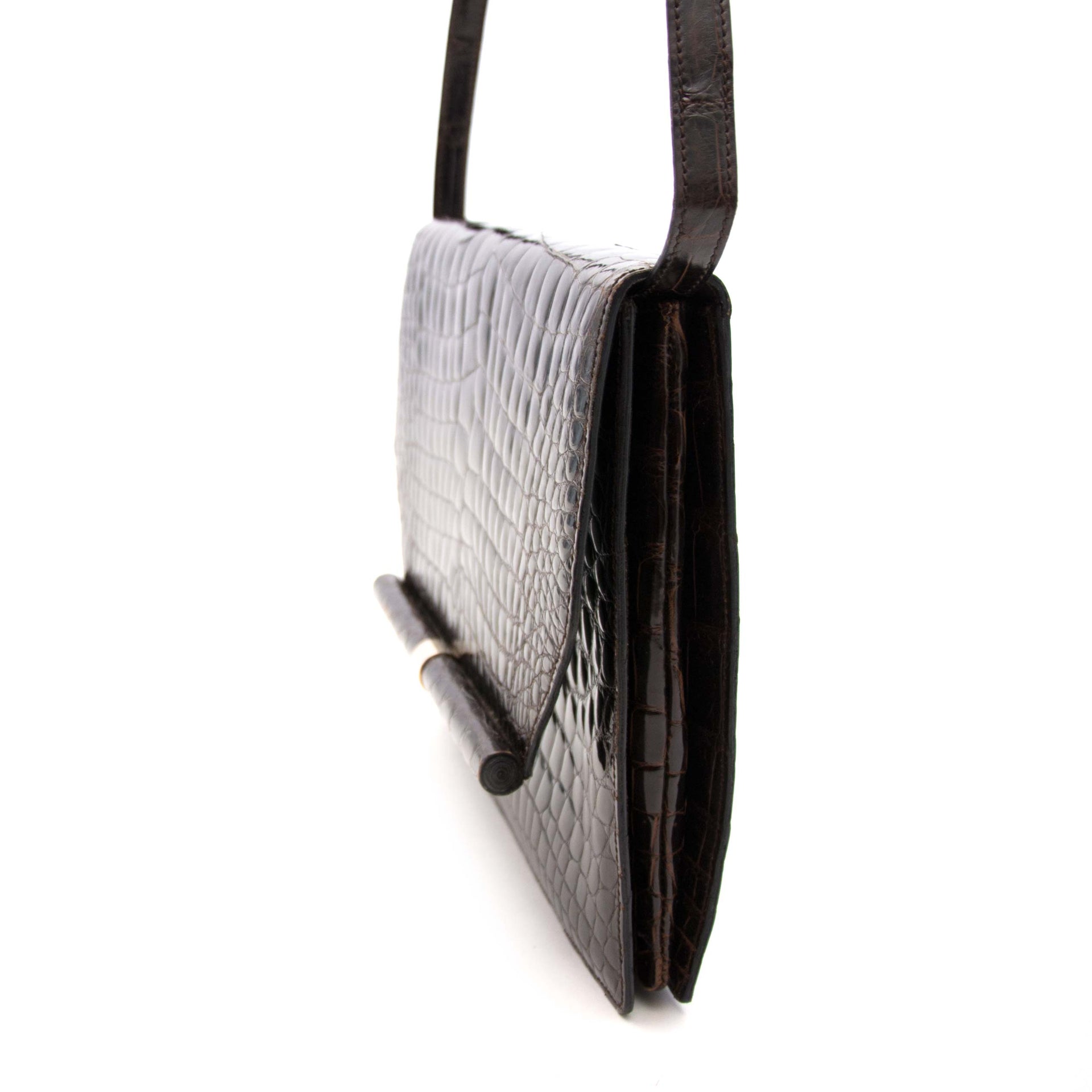 skip the waitinglist get your hands on Vintage Loewe Brown Croco Clutch