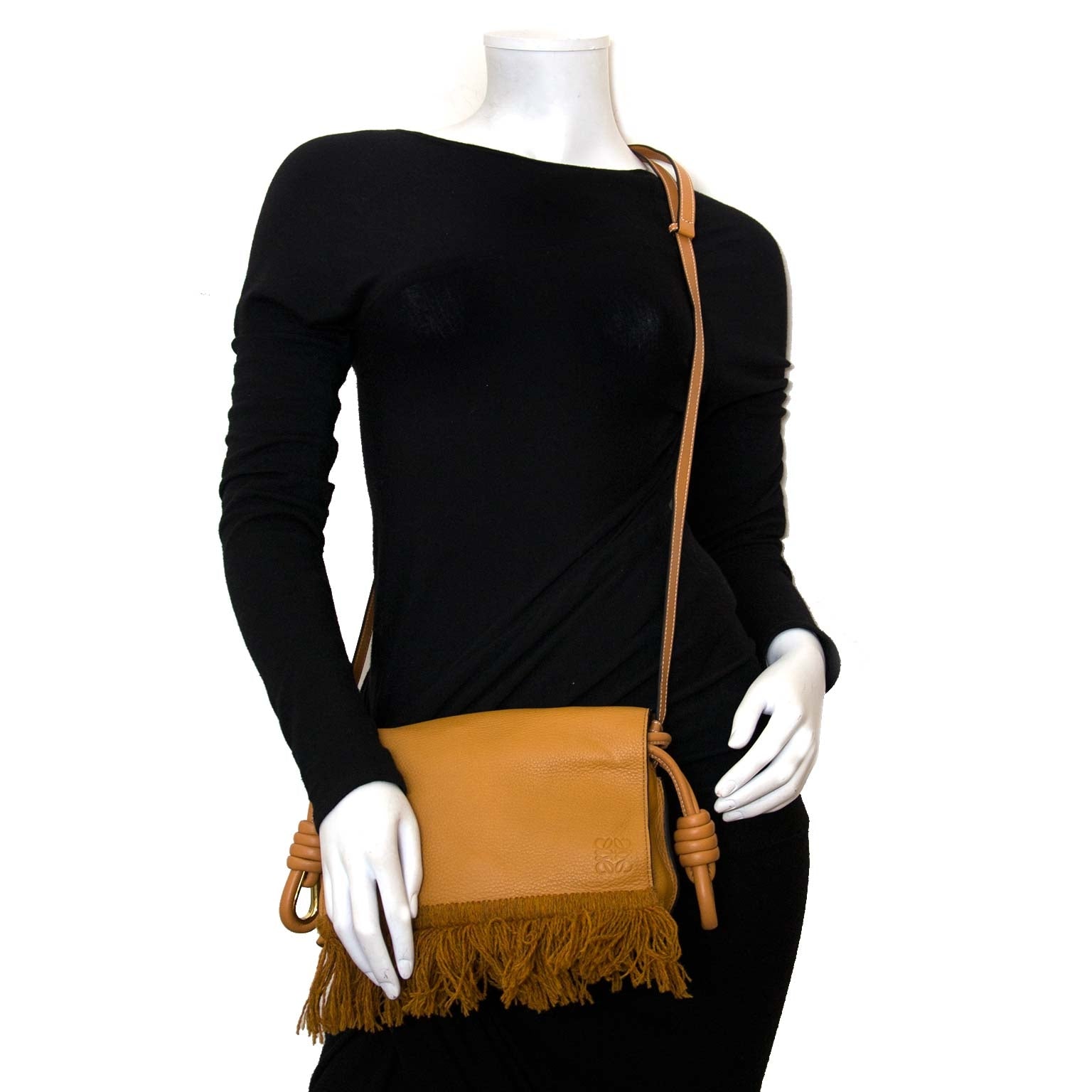 loewe flamenco caramel flap tas nu te koop bij labellov vintage mode webshop belgië
