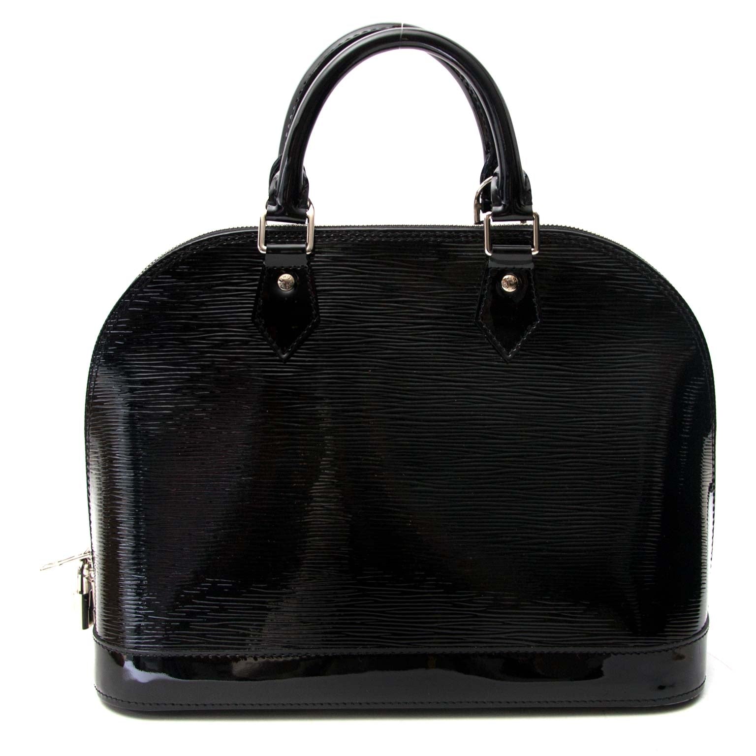 Louis Vuitton Black Alma PM Patent Bag Buy authentic designer Louis Vuitton secondhand bags at Labellov at the best price. Safe and secure shopping. Koop tweedehands authentieke Louis Vuitton tassen bij designer webwinkel labellov.