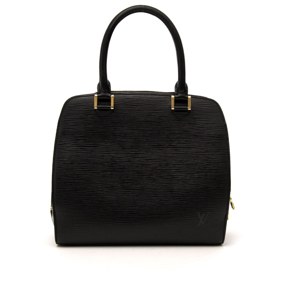 Worldwide shipping on designer handbags such as Louis Vuitton Black Epi Leather Handbag online at Labellov