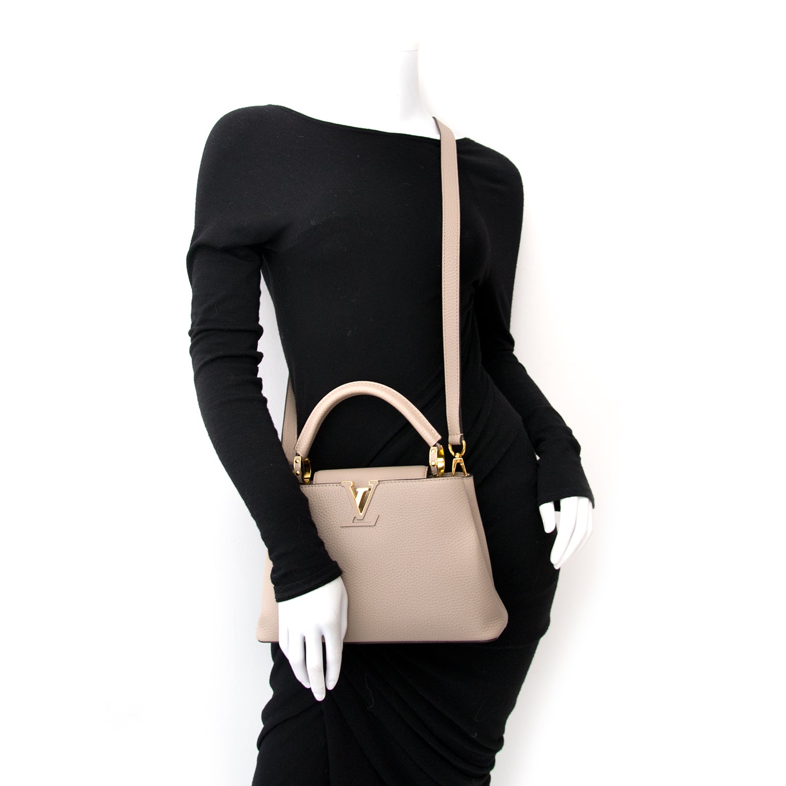 Louis Vuitton Handbags for the best price at labellov.com buy and sell your secondhand designer handbags