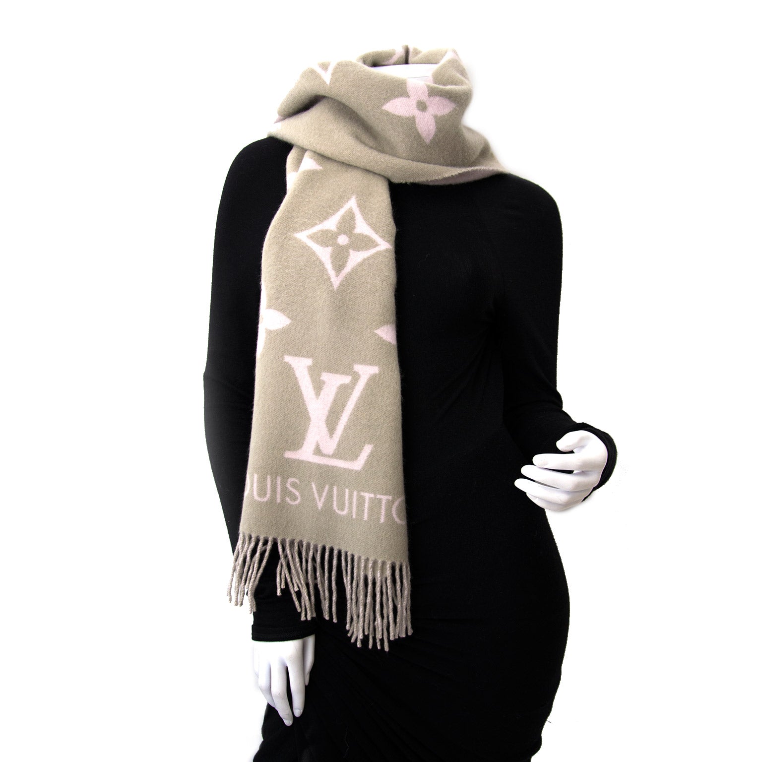 Koop uw authentieke Louis Vuitton Reykjavik Cashmere Scarf aan de beste prijs bij Labellov