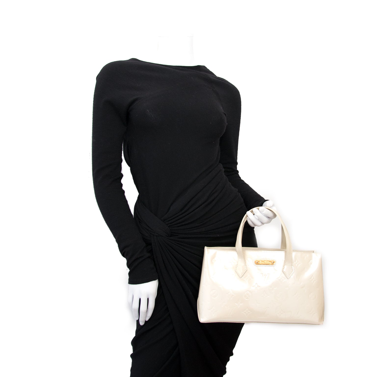 Louis Vuitton Monogram Vernis Wilshire Boulevard Blanc Corail Sac A Main est en linge chez labellov.com pour le meilleur prix.