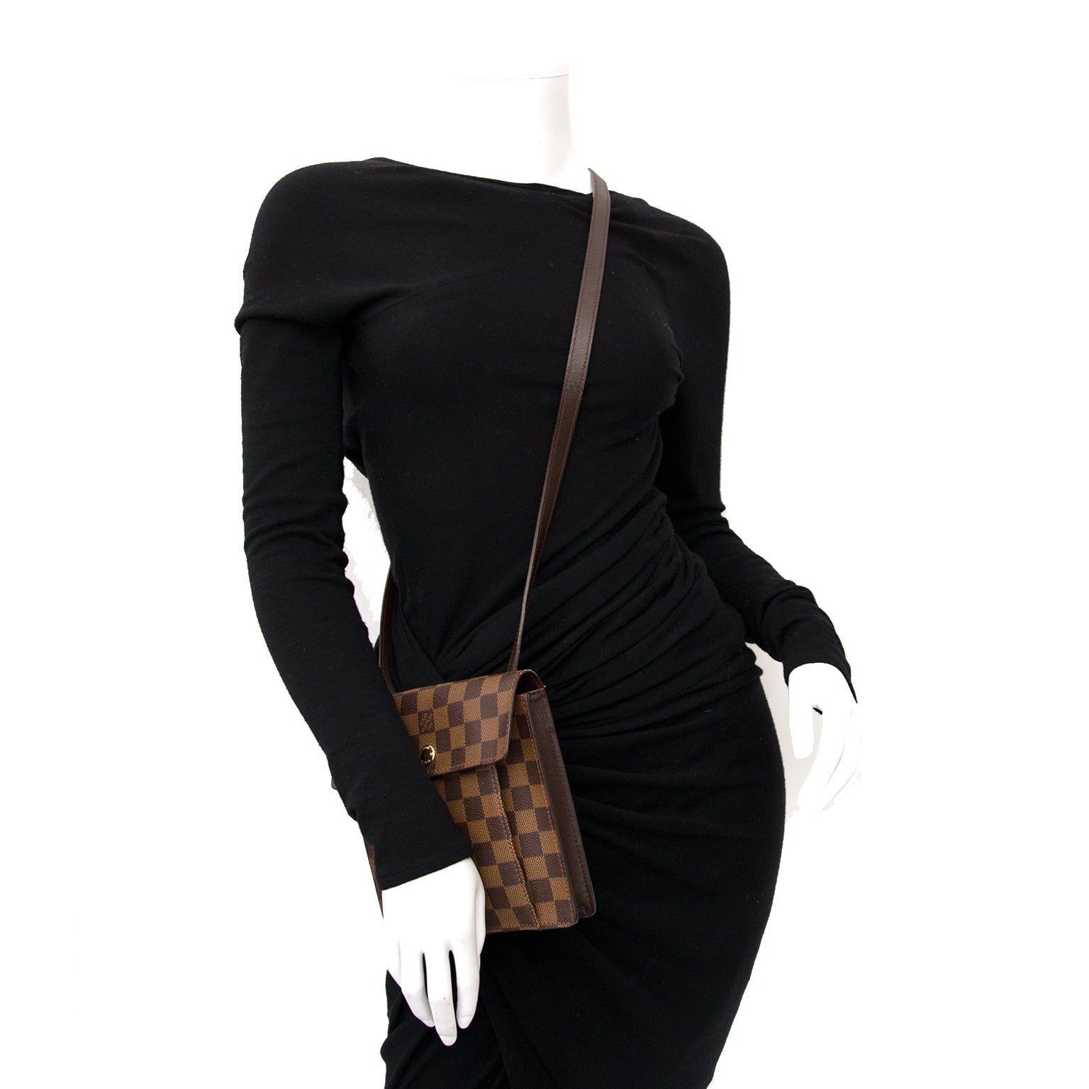 Heute können Sie diese Louis Vuitton Damier Canvas Pimlico Schulterhandtasche auf labellov.com ankaufen.