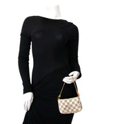 Louis Vuitton Damier Azur Mini Pochette Bag 'Buy authentic secondhand Louis Vuitton pochettes at the right price at LabelLOV, safe and secure online shopping. Koop authentieke tweedehands Louis Vuitton tasjes aan de juiste prijs bij LabelLOV.'