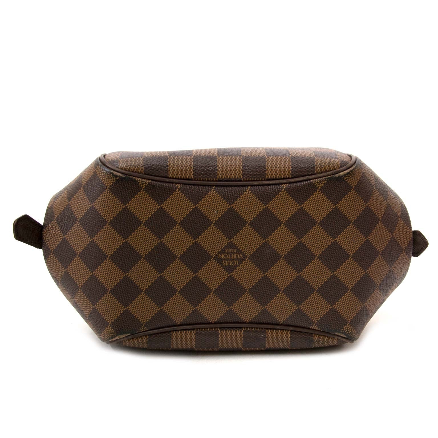 labellov vintage fashion webshop with damier ebène bags for the best price antwerp belgium