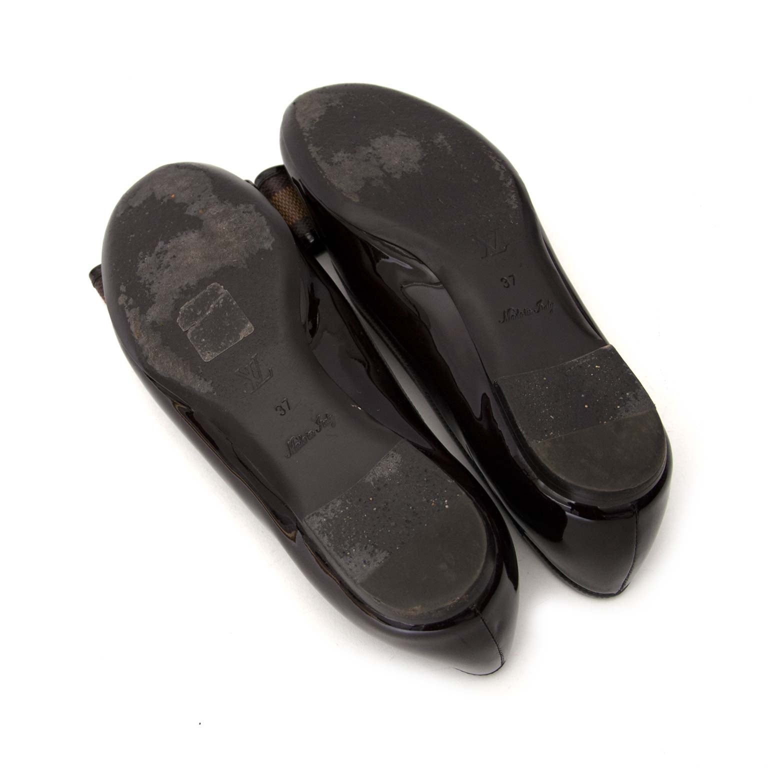 Buy your authentic Louis Vuitton Damier Ebene Patent Valentine Ballerina Flats - size 37