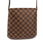 op zoek naar een Louis Vuitton Damier Ebene Musette Salsa schoudertas? nu te koop bij labellov.com tegen de beste prijs