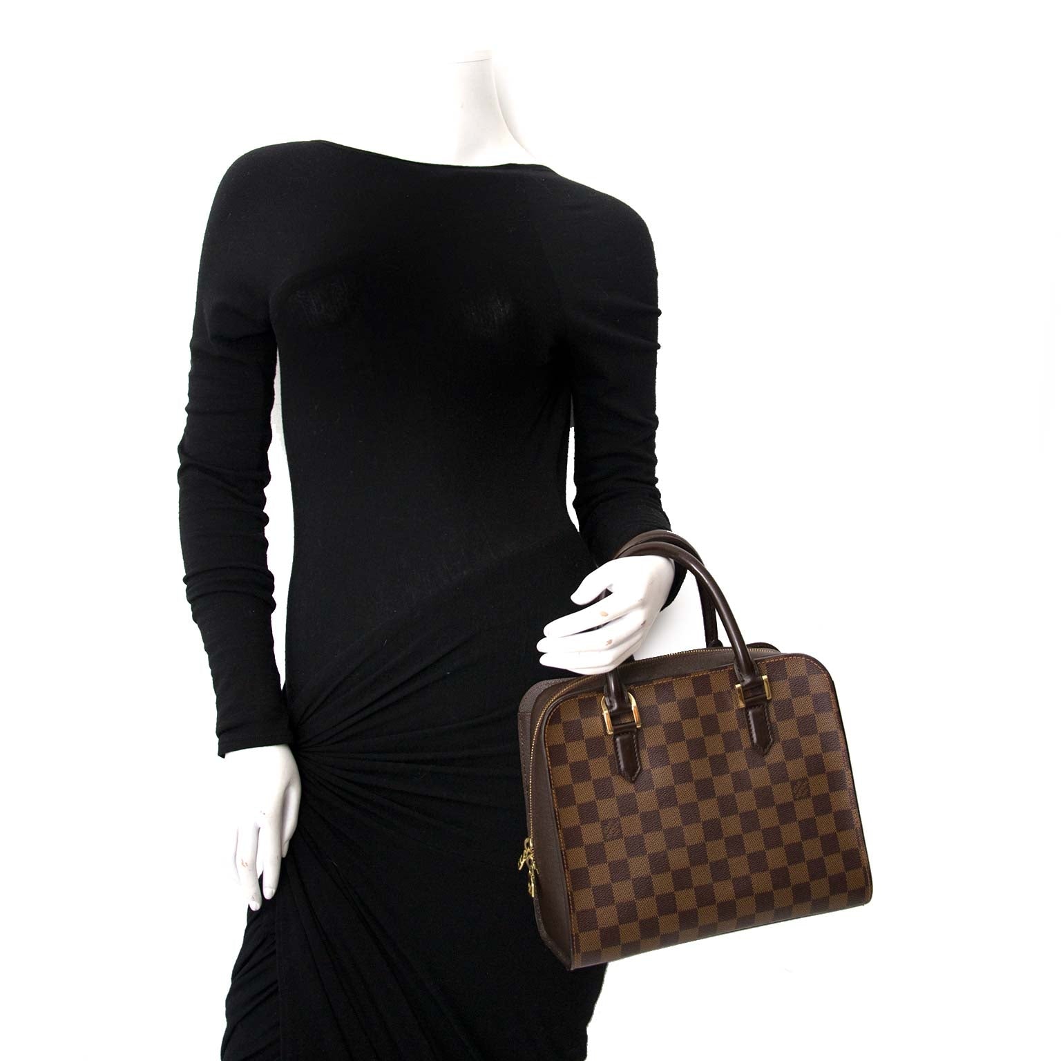 Louis Vuitton Triana Damier Tote bag Buy authentic designer Louis Vuitton secondhand bags at Labellov at the best price. Safe and secure shopping. Koop tweedehands authentieke Louis Vuitton tassen bij designer webwinkel labellov.