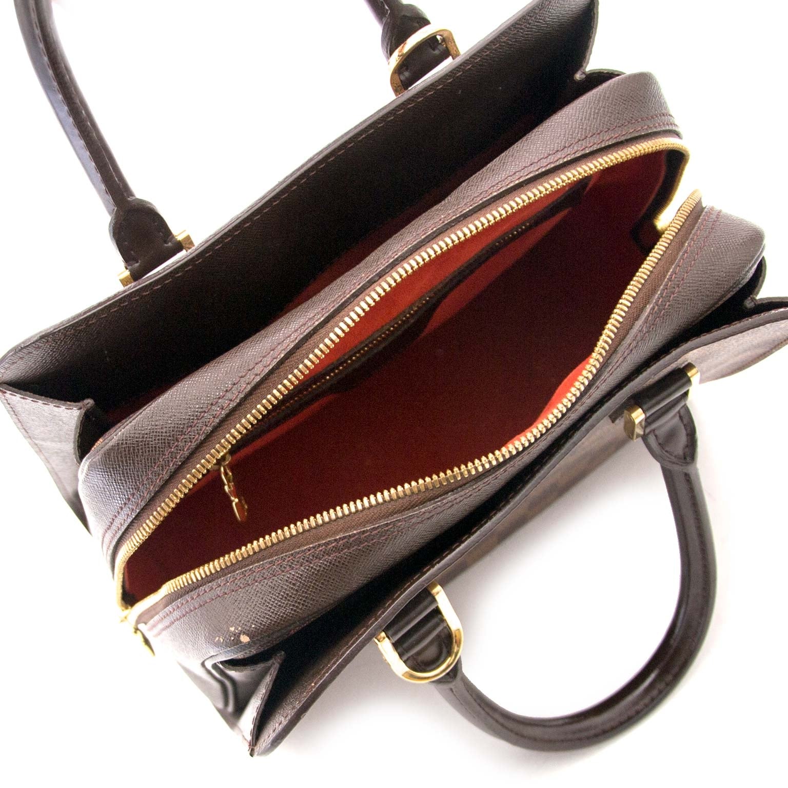 Louis Vuitton Triana Damier Tote bag Buy authentic designer Louis Vuitton secondhand bags at Labellov at the best price. Safe and secure shopping. Koop tweedehands authentieke Louis Vuitton tassen bij designer webwinkel labellov.