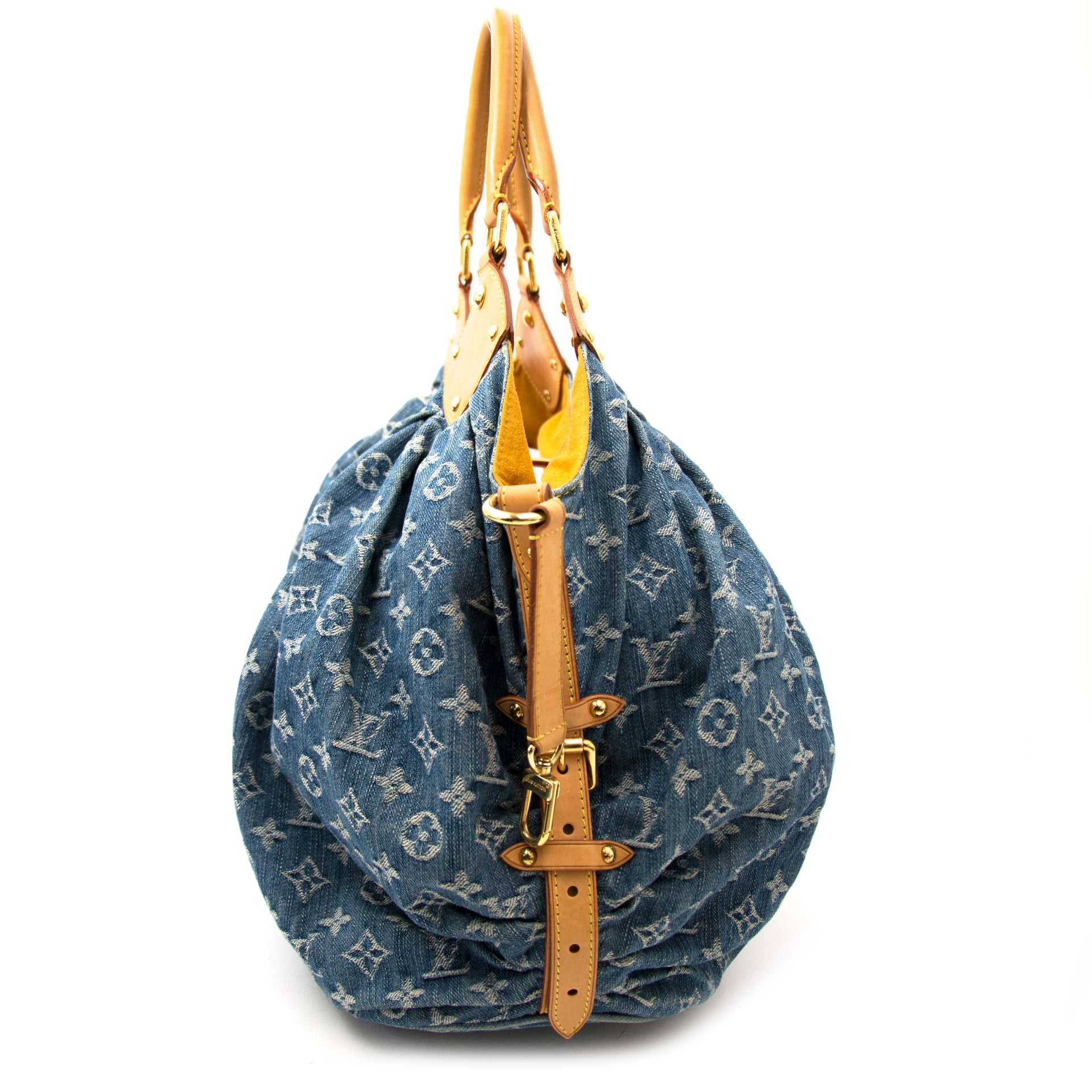 koop jou tweedehands Louis Vuitton Blue Monogram Denim Surya XL