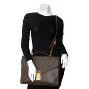 achetez Louis Vuitton Monogram Laguito et payez secure on lignr